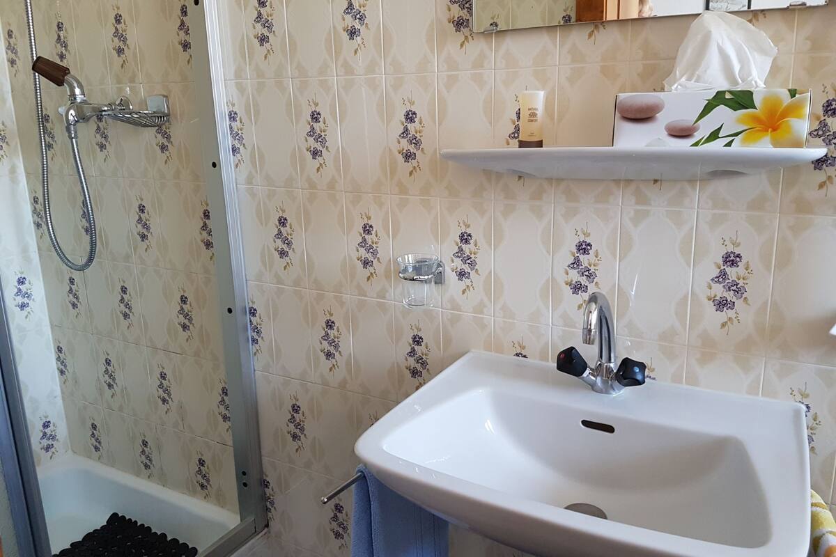 Single Room | In-room safe, free WiFi