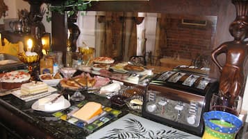 Free daily continental breakfast