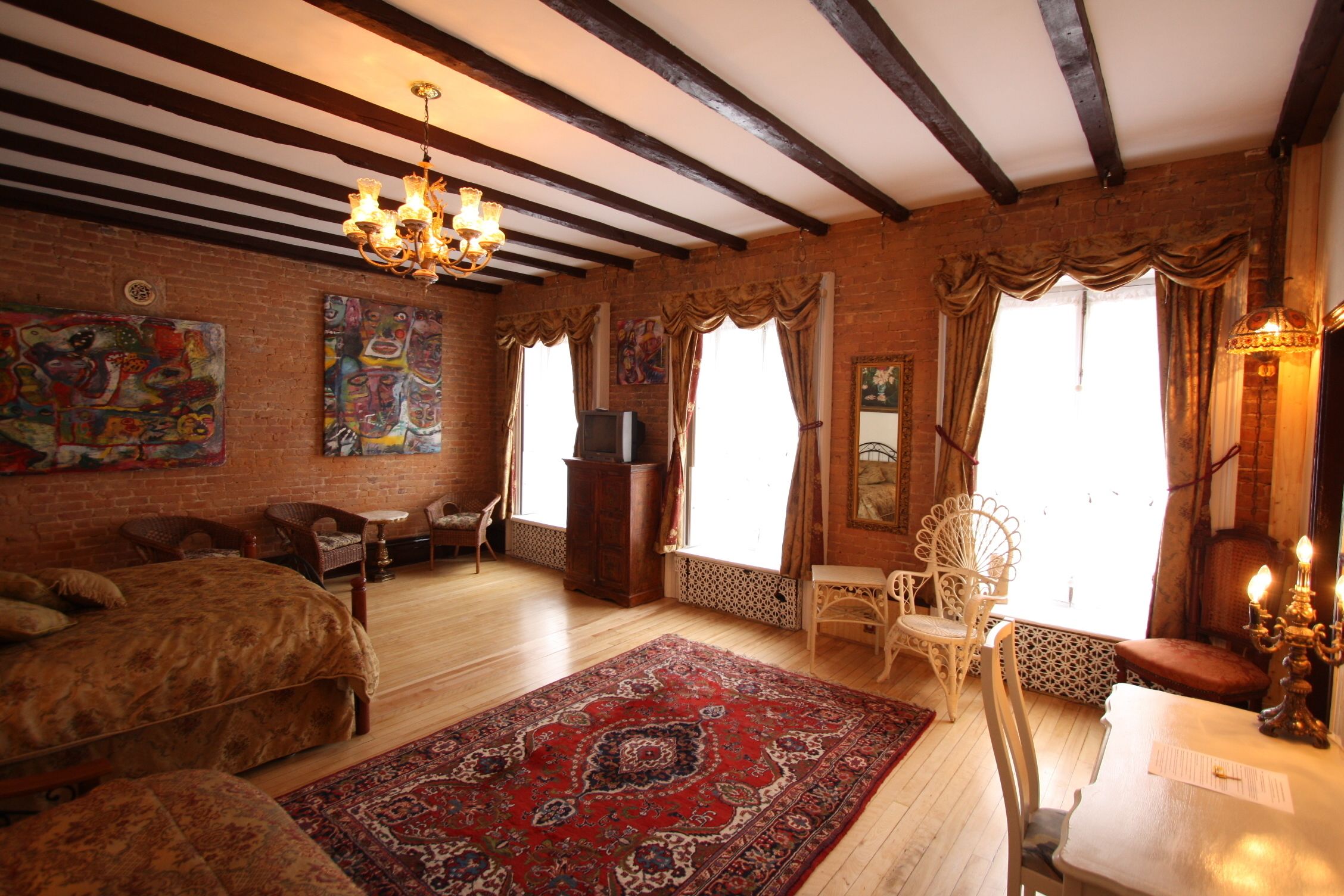 高级房, 2 张大床 | 起居区 | 30-英寸智能电视（配备数码频道）、电视、Netflix