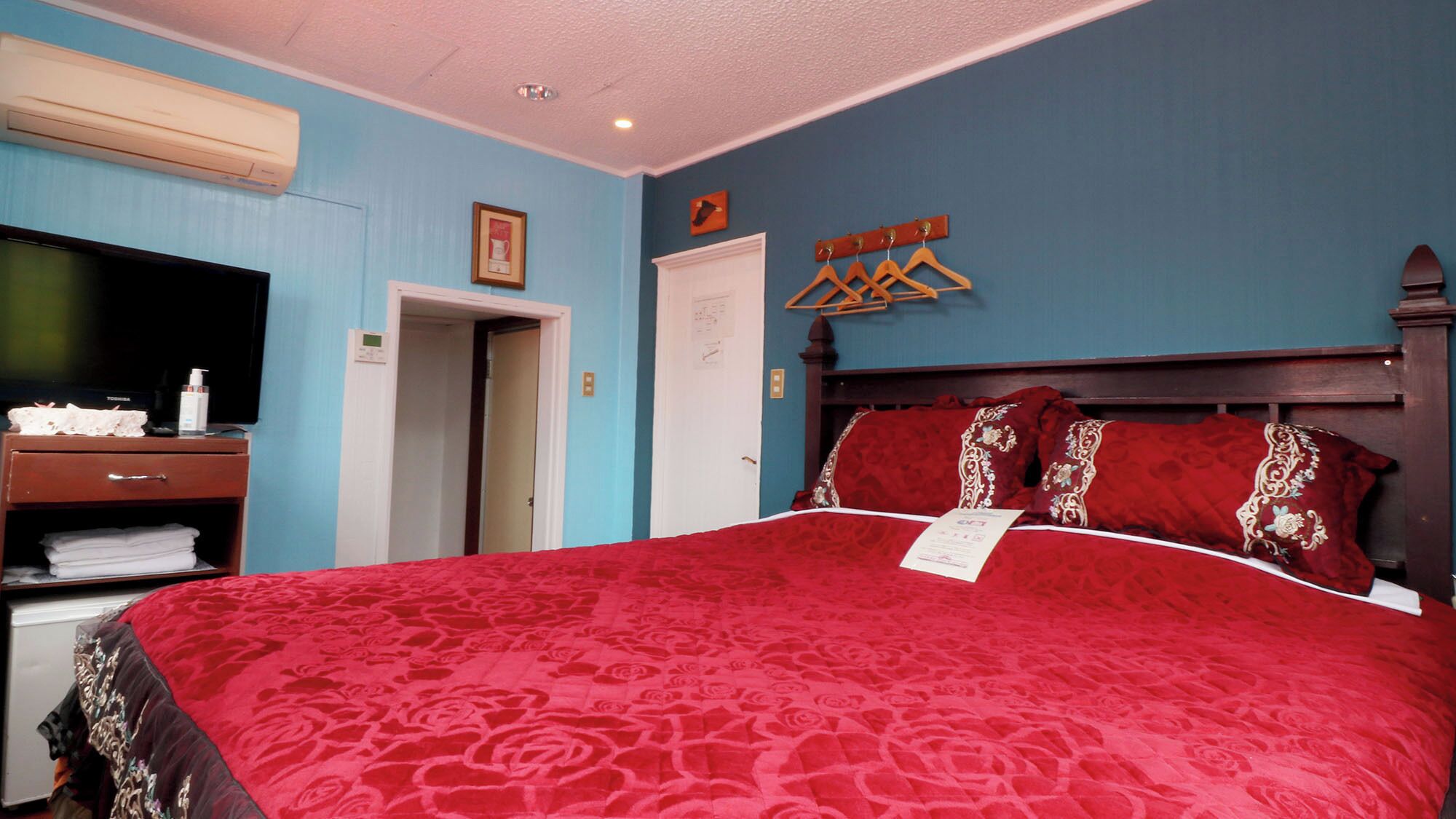 In-room safe, desk, blackout drapes, iron/ironing board (on request)
