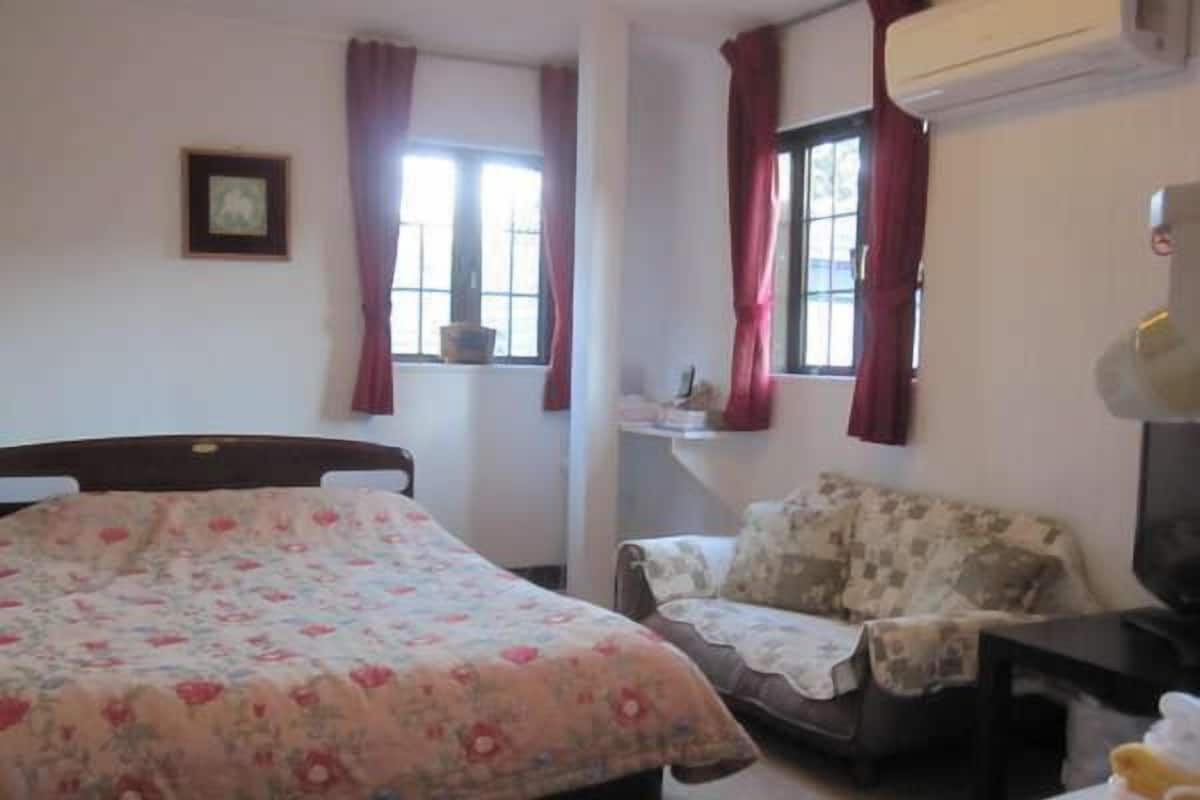 In-room safe, desk, blackout drapes, iron/ironing board