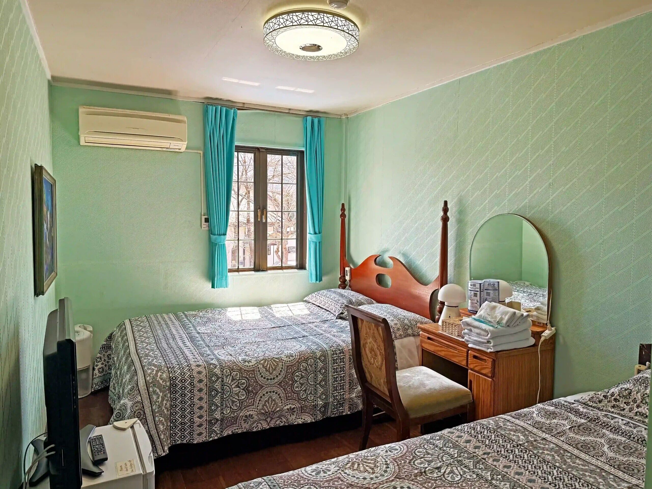 Twin Room | In-room safe, desk, blackout drapes, iron/ironing board