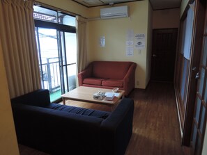 Mixed Dormitory with 4 bunk beds (8 beds) | Living area - Nikko Park Lodge Tobu Station (Nikko)