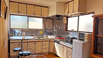 Mixed Dormitory with 4 bunk beds (8 beds) | Private kitchen