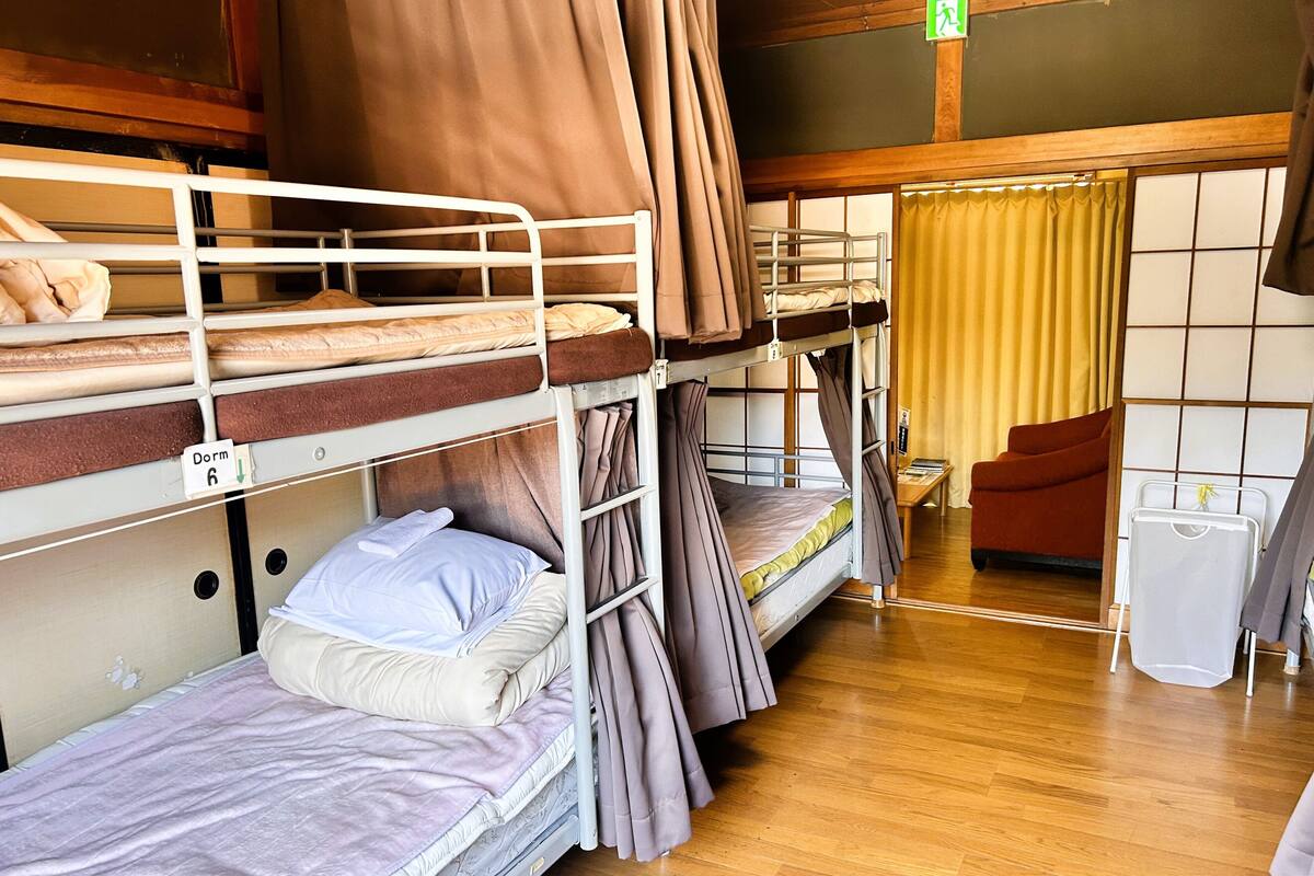 Mixed Dormitory with 4 bunk beds (8 beds)