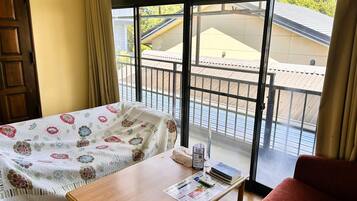 Mixed Dormitory with 4 bunk beds (8 beds) | Living area