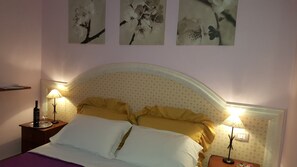 Double Room | In-room safe, desk, free cots/infant beds, free WiFi