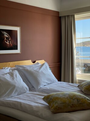 Standard Double Room, 1 Bedroom, Ocean View | Pillowtop beds, bed sheets