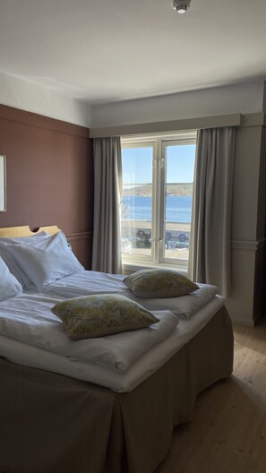 标准双人房, 1 间卧室, 海洋景观 | 加厚床垫、床单