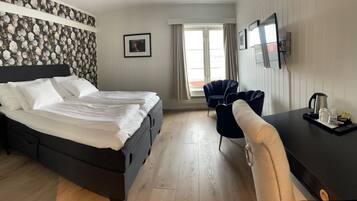 Standard Double Room, 1 Bedroom, Ocean View | Pillowtop beds, bed sheets