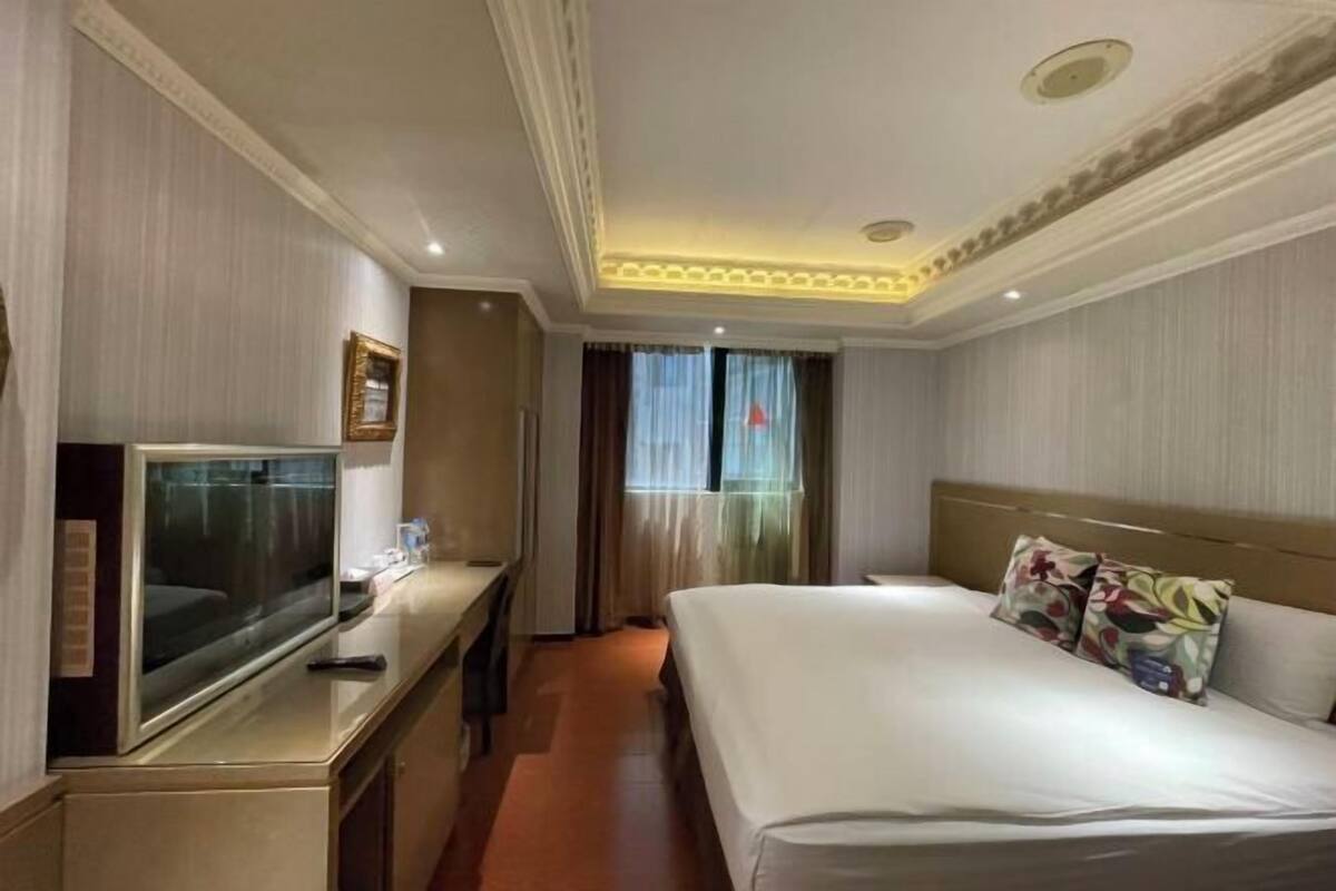 Escrivaninha, Wi-Fi de cortesia, roupa de cama