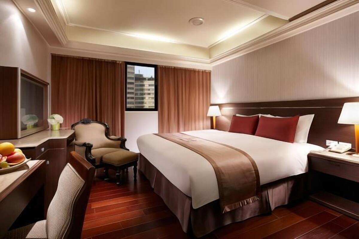 Escrivaninha, Wi-Fi de cortesia, roupa de cama