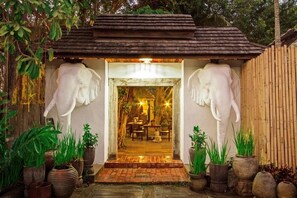 Majoituspaikan sisäänkäynti