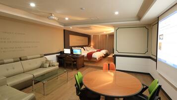 Suite | Living room