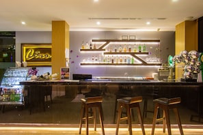 2 Bars/Lounges, Cocktailbar