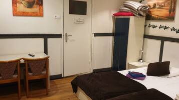 Double Room | Individually decorated, individually furnished, desk, blackout curtains