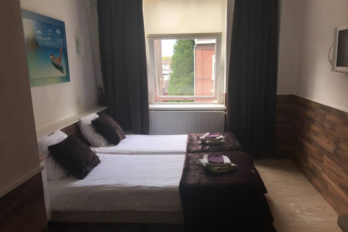 Double Room | Individually decorated, individually furnished, desk, blackout curtains
