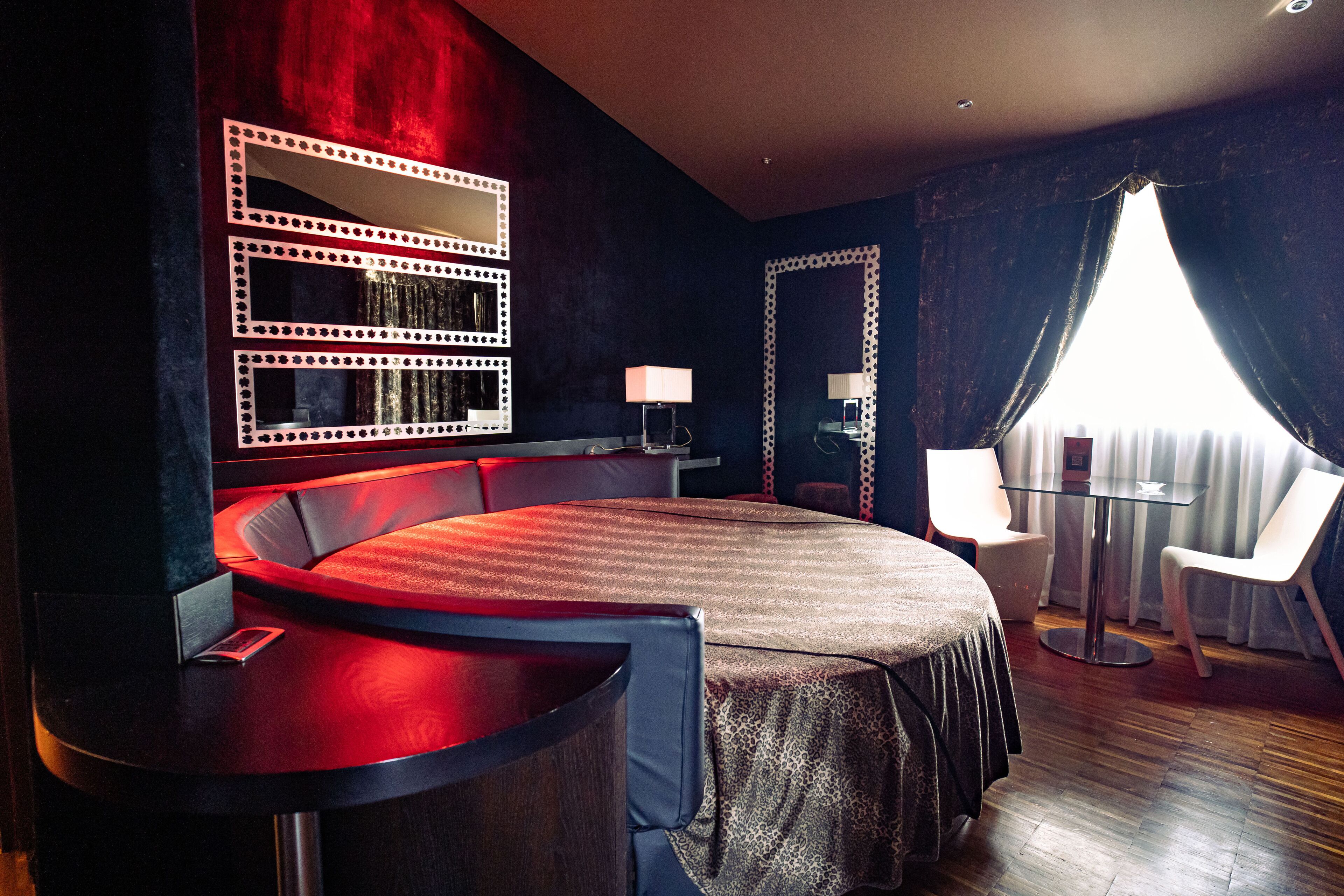 Habitación Deluxe doble | Ropa de cama de alta calidad, minibar, caja fuerte