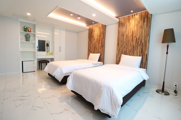 Bügeleisen/Bügelbrett, kostenloses WLAN, Bettwäsche