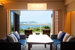 Japanese-Western Style Room (SOLA - Hanare), Smoking | Living area