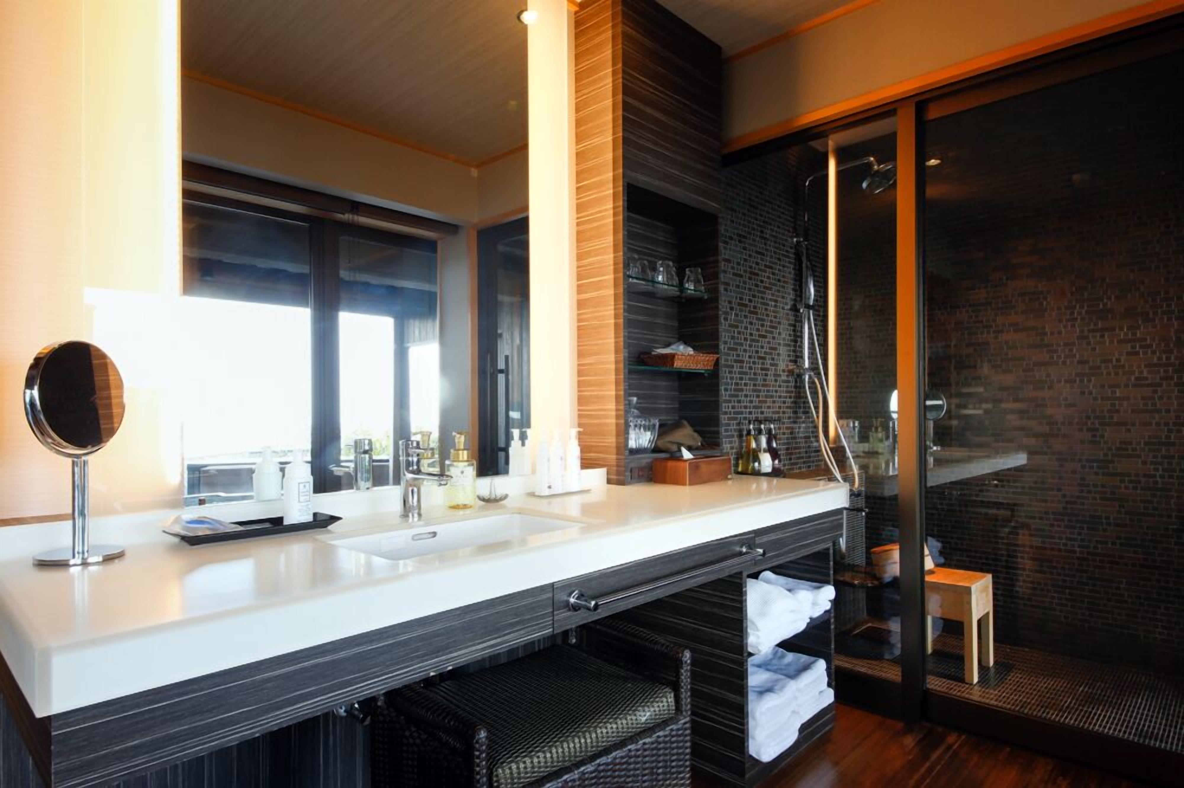 japanese-western style room (sola - type c), smoking | bathroom sink