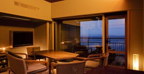 Ruokailu omassa huoneessa