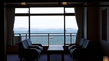 Japanese Style Room with Open-Air Onsen | Living area