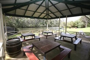 Grill-/Picknickplatz