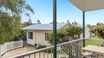 Motel Cabin | 2 bedrooms, iron/ironing board, free WiFi, bed sheets
