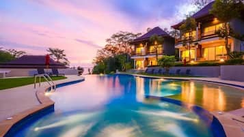 Outdoor pool, pool umbrellas, sun loungers
