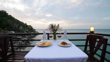 Check-in/check-out kiosk