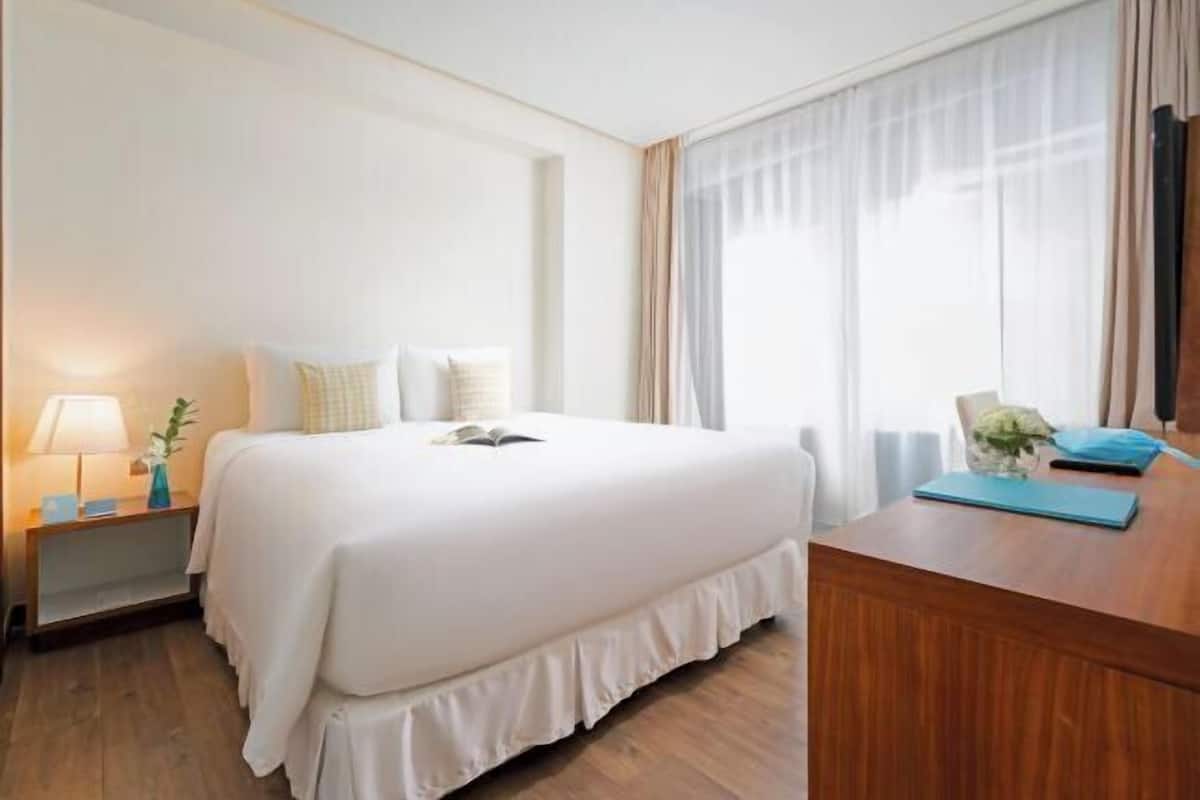 2 habitaciones, minibar y caja de seguridad en la habitación