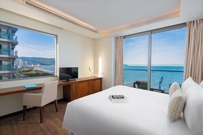 One-bedroom Ocean view Suite with Balcony | Beach/ocean view