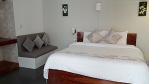 Dobbeltrom – deluxe | Safe på rommet, skrivebord, strykejern/-brett og wi-fi (inkludert)
