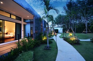 Garden - Wanaburi Hotel (Thep Kasattri)