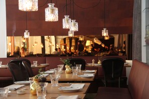 S'hi serveixen plats de cuina escandinava 