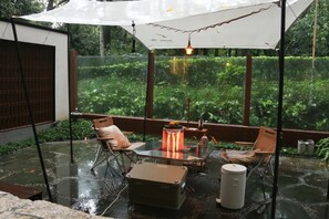 Camping Courtyard King Bed Room | Courtyard view