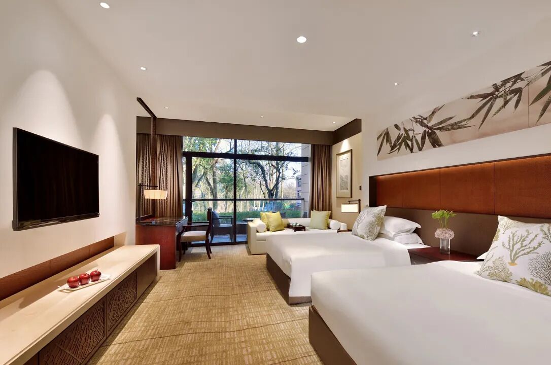 Deluxe Double or Twin Room | Premium bedding, free minibar, in-room safe, desk