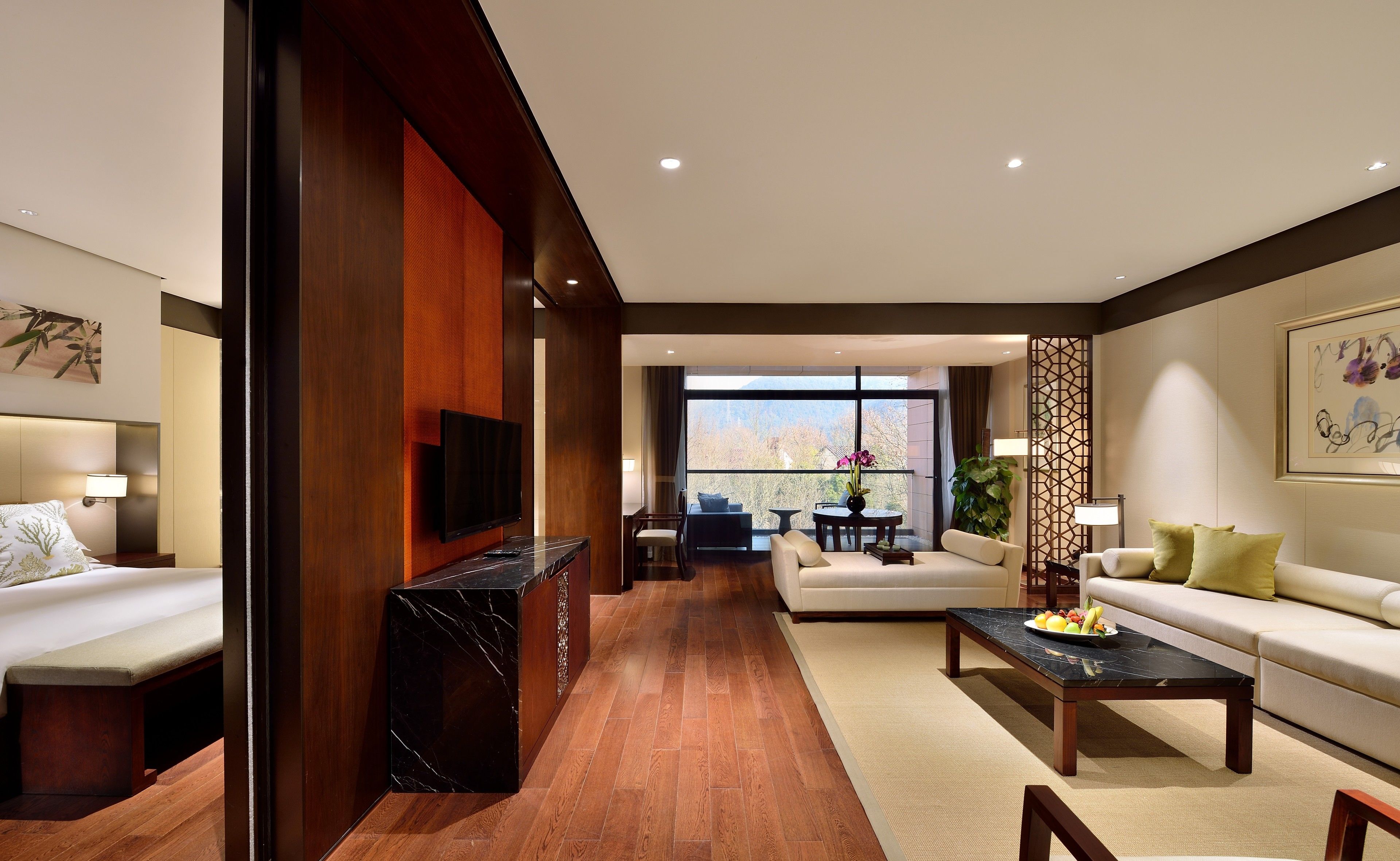 1 bedroom, premium bedding, free minibar, in-room safe