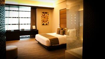 Executive Room, 1 King Bed, Smoking | 1 bedroom, premium bedding, down duvets, pillow-top beds