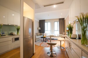 Down comforters, in-room safe, desk, laptop workspace