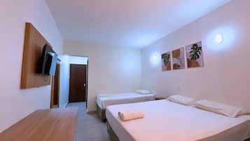 Quarto triplo | Frigobar, cortinas blackout, Wi-Fi de cortesia, roupa de cama