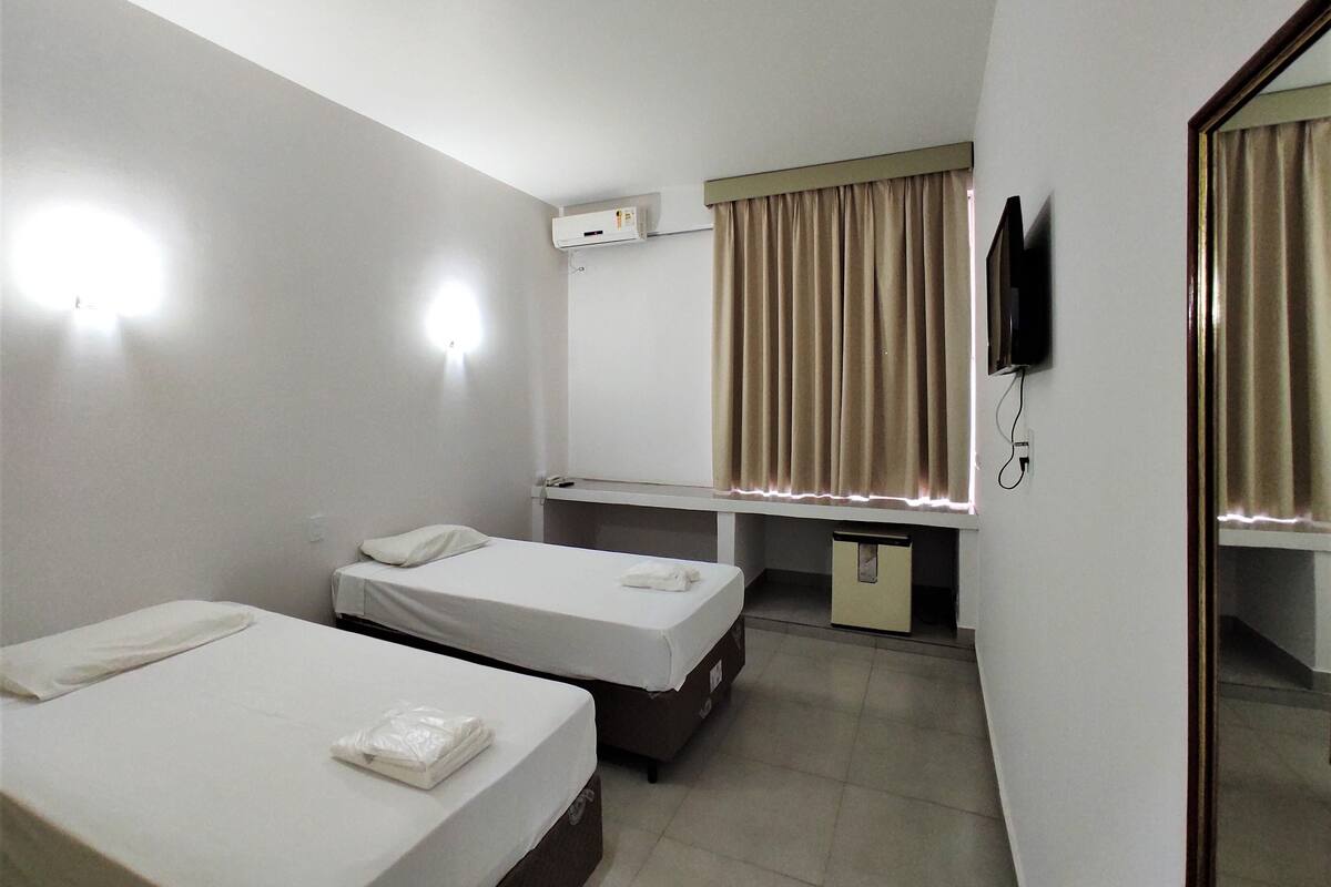 Minibar, Verdunkelungsvorhänge, kostenloses WLAN, Bettwäsche