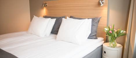 Schreibtisch, kostenloses WLAN, Bettwäsche