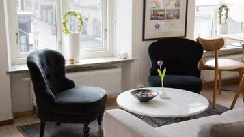 Área de estar no saguão