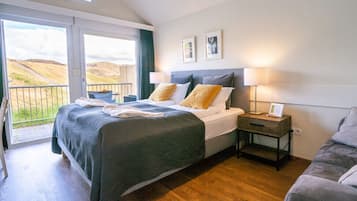 Premium bedding, individually decorated, iron/ironing board, free WiFi