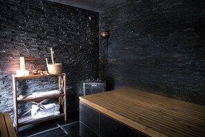 Sauna - Frost and Fire Boutique Hotel (Hveragerdi)