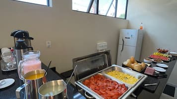 Desayuno buffet todos los días (con cargo)