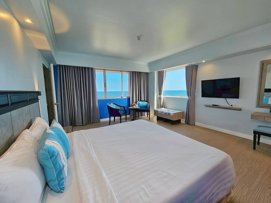 Executive Suite, 2 Bedrooms | Cortinas blackout, camas extras/dobráveis (sobretaxa), Wi-Fi de cortesia