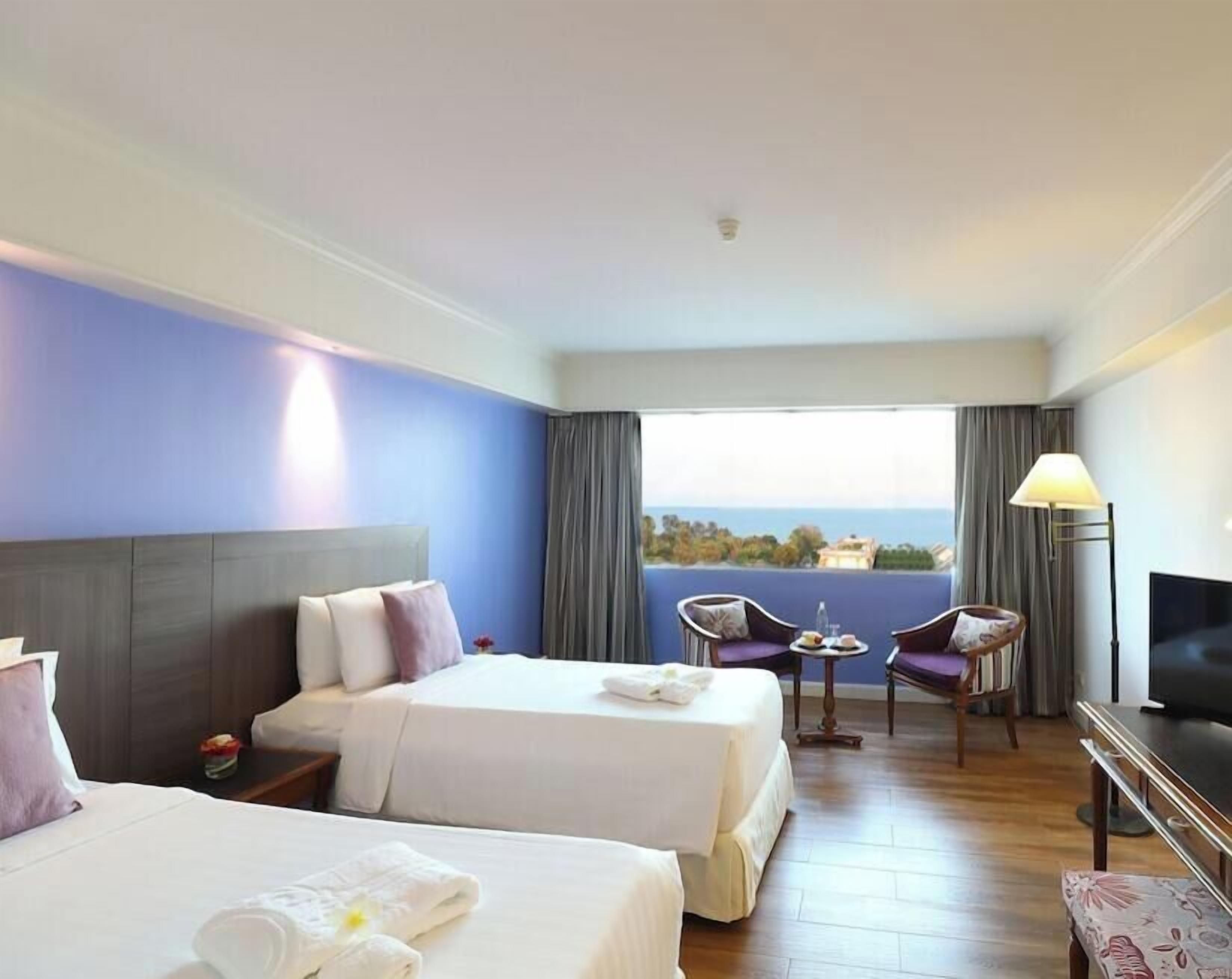 Cortinas blackout, camas extra, wifi gratis y ropa de cama 